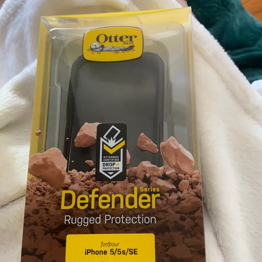 Otter box defender iPhone 5/5s/SE